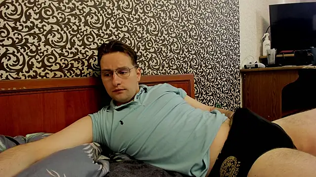romiosabrino online show from May 8, 1:22 pm