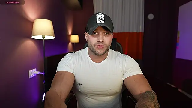 RikAdlerr online show from May 16, 4:16 pm