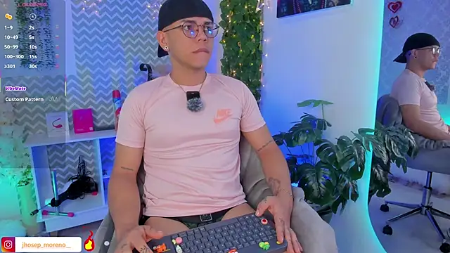 jhosepMoreno online show from May 1, 11:46 am