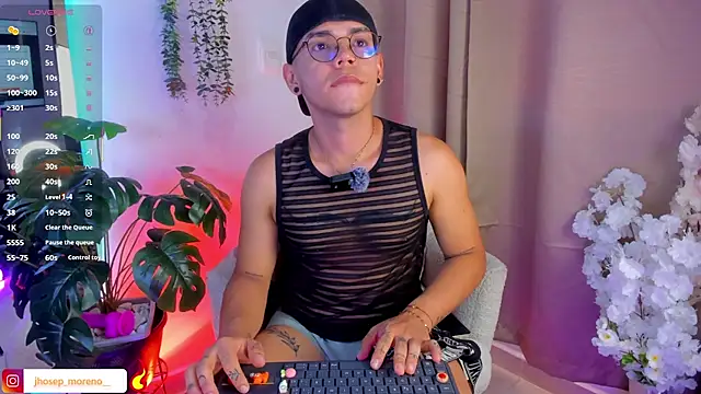 jhosepMoreno online show from May 4, 1:02 pm