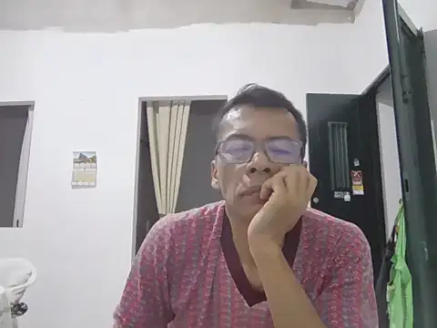 skinnylatino51 online show from June 21, 1:33 am