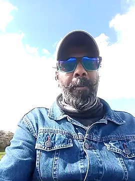 frenchblackc31 online show from May 10, 3:02 pm
