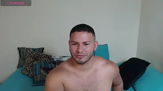 Tim mz01 online show from May 5, 5:57 pm