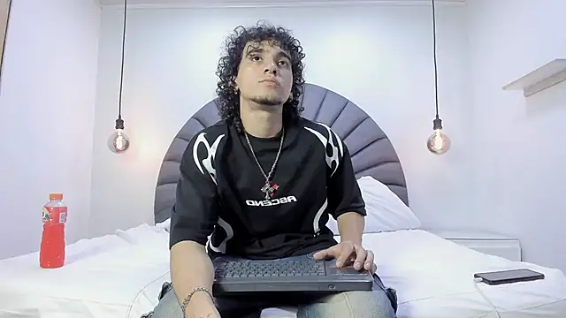 JackesTaylor online show from May 17, 4:31 am