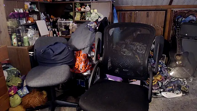thejuicybacon online show from May 11, 4:26 pm