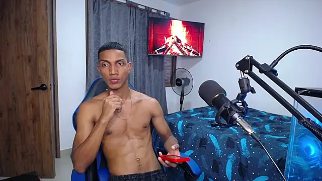 miguelmarcus online show from July 3, 9:39 pm