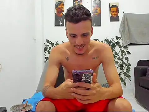 Latins Boss online show from August 6, 3:01 am