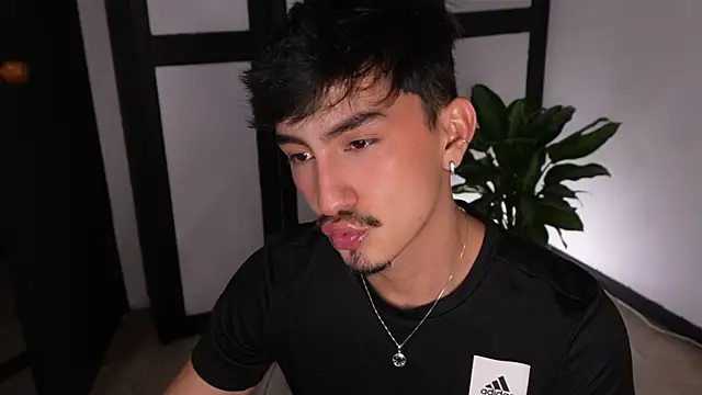 sweettaaron01 online show from July 20, 11:17 pm