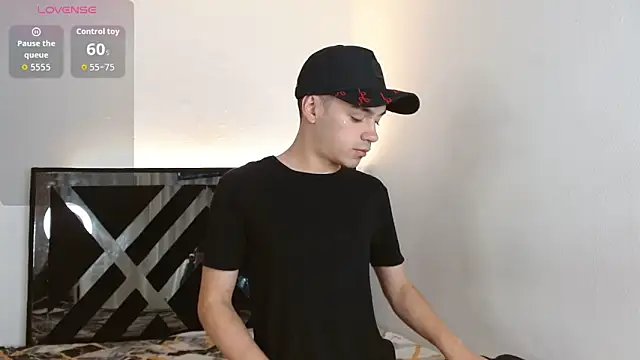 mike lawford  online show from May 18, 10:03 pm