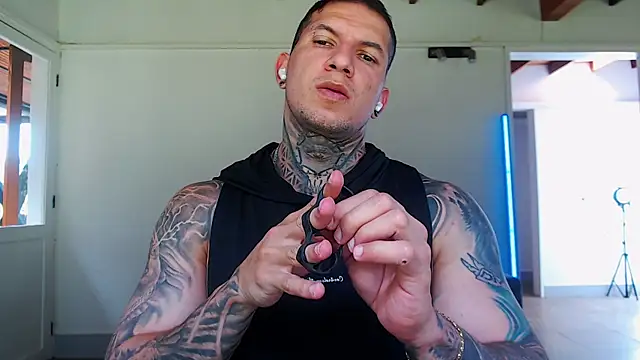 Shane Clay online show from May 14, 6:28 pm