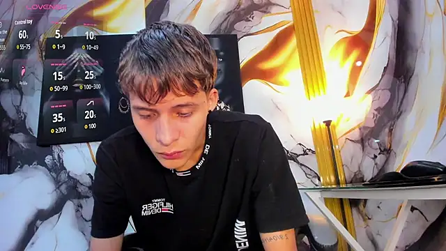 mono blonde online show from July 27, 12:34 pm
