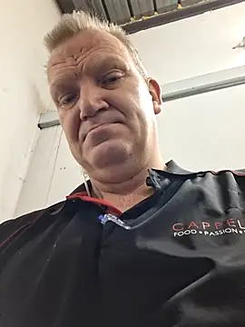 wallacelegend online show from August 2, 8:01 am