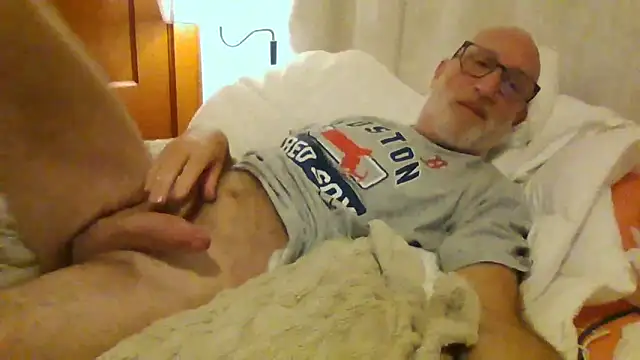 wolfi867 online show from May 11, 11:56 am