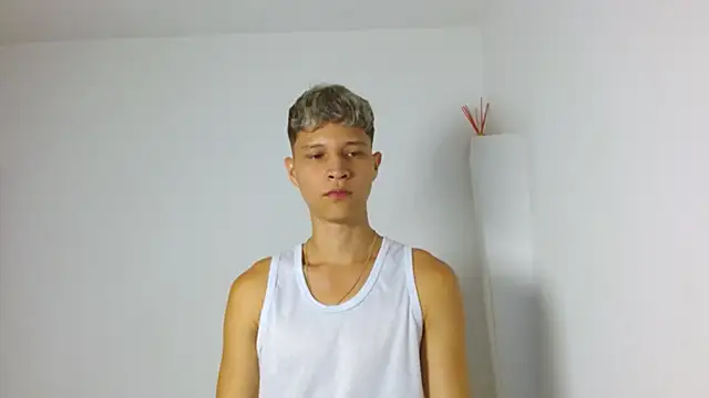 Twinkcock22 online show from June 18, 4:36 am