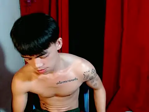 urhunky boy online show from May 8, 11:11 am