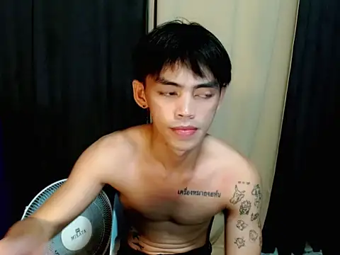 urhunky boy online show from May 24, 9:48 am