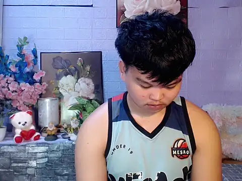 Reynelcock online show from May 9, 1:50 am