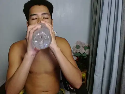 curlyasian njxx online show from May 24, 4:29 am