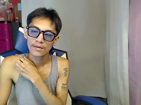 riks tyler online show from July 28, 7:39 pm