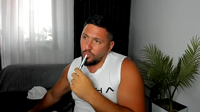 Gold Alpha Boy online show from August 5, 4:45 pm