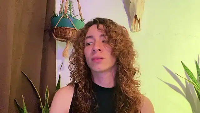 camille delrey online show from June 26, 2:47 am