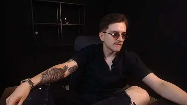 FelixStarkk online show from August 3, 9:15 am