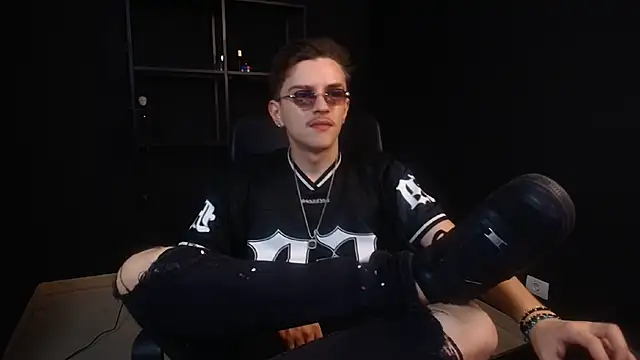 FelixStarkk online show from August 2, 6:12 am