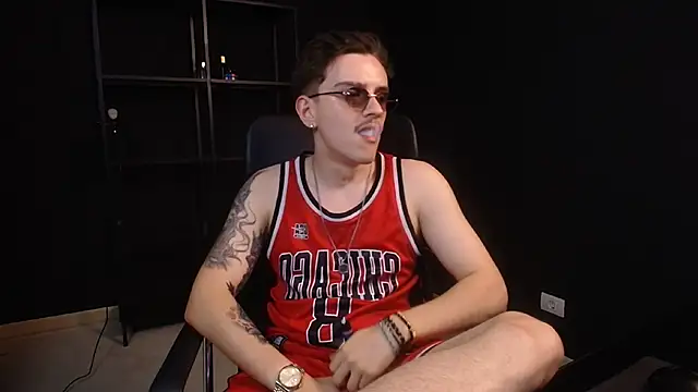 FelixStarkk online show from August 4, 9:26 am