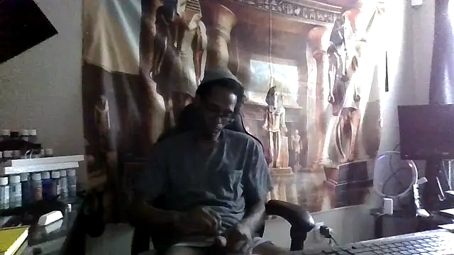 Triggerhappycj100 online show from April 23, 7:49 pm