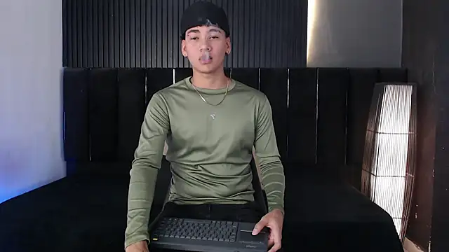 Dominic ghost online show from July 30, 9:58 pm