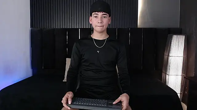 Dominic ghost online show from July 27, 8:27 pm