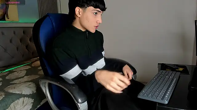 SamBlack  online show from June 9, 1:02 pm