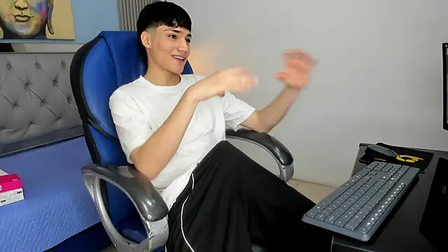 SamBlack  online show from June 12, 12:36 pm