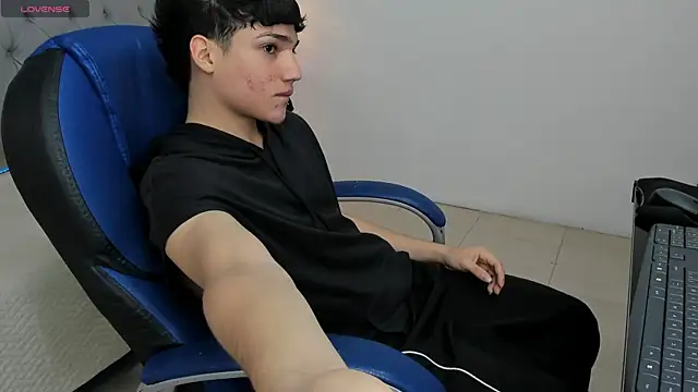 SamBlack  online show from April 29, 12:32 pm