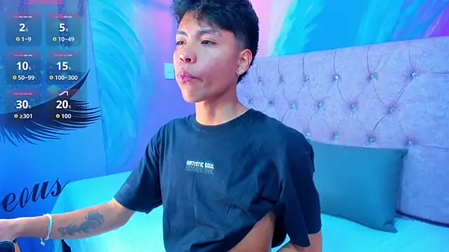 MaxiWildd online show from May 2, 1:14 pm