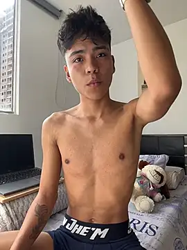 MaxiWildd online show from June 12, 1:53 pm