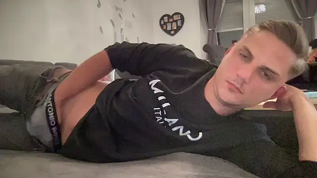 Sweetbooy90 online show from June 12, 8:06 pm