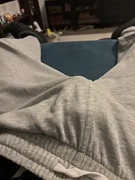 Frankieyyy1 online show from February 13, 11:21 pm