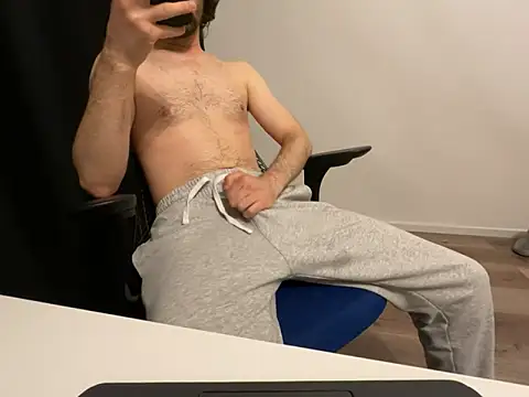 Frankieyyy1 online show from May 16, 1:36 am