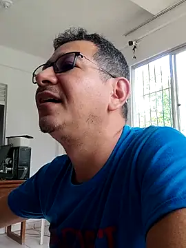 JPJALENQUER online show from May 1, 1:46 pm