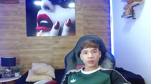 nathanclay online show from May 21, 1:59 pm