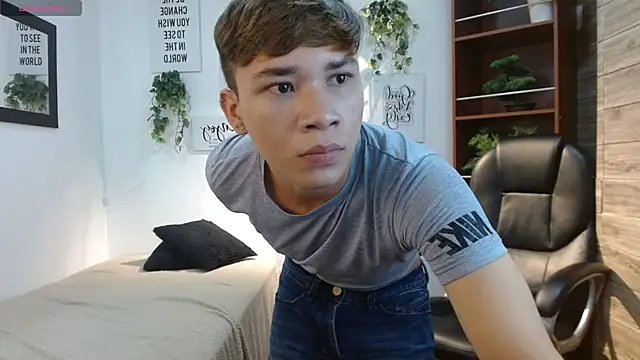 nathanclay online show from May 13, 3:36 am