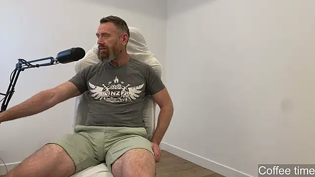 TheDonnyBasilisk online show from June 12, 2:48 pm