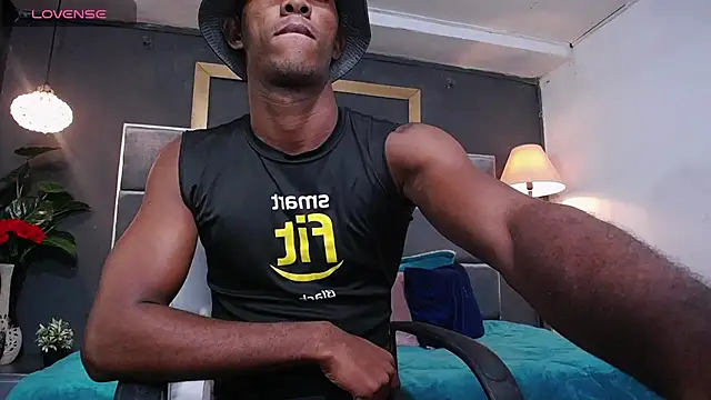 blackbignude online show from July 18, 5:03 am