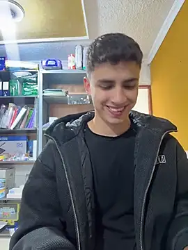 AdrianRinaldi online show from May 4, 3:14 pm