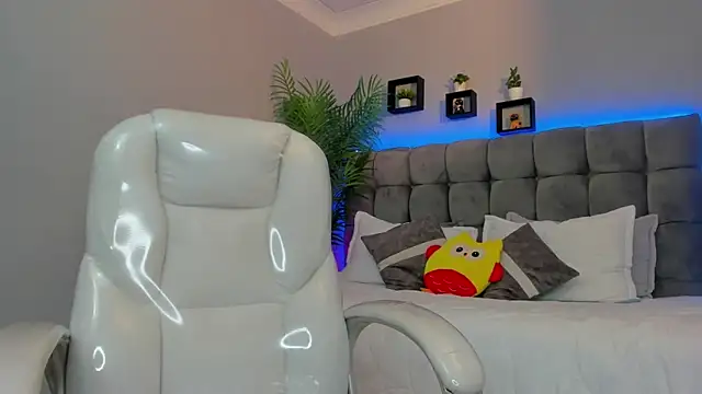 Thomas moon online show from May 11, 2:08 pm