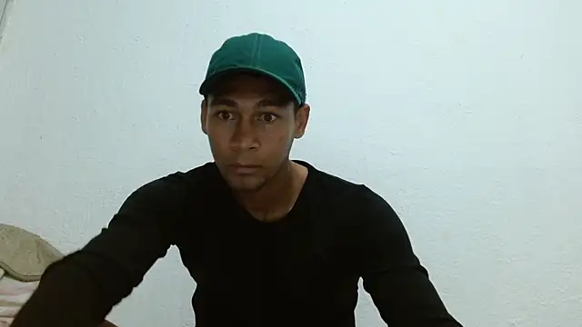 RyanLeon01 online show from July 11, 9:28 pm