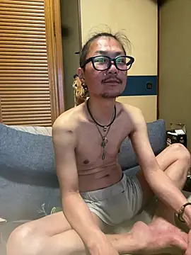 uta002418 online show from June 2, 4:52 pm