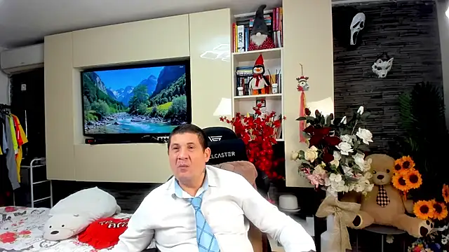 SpartacusDaddy48 online show from June 3, 3:52 am
