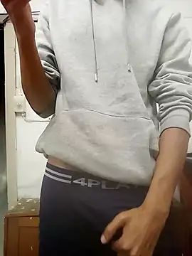 ColouredPapi online show from May 7, 9:37 pm